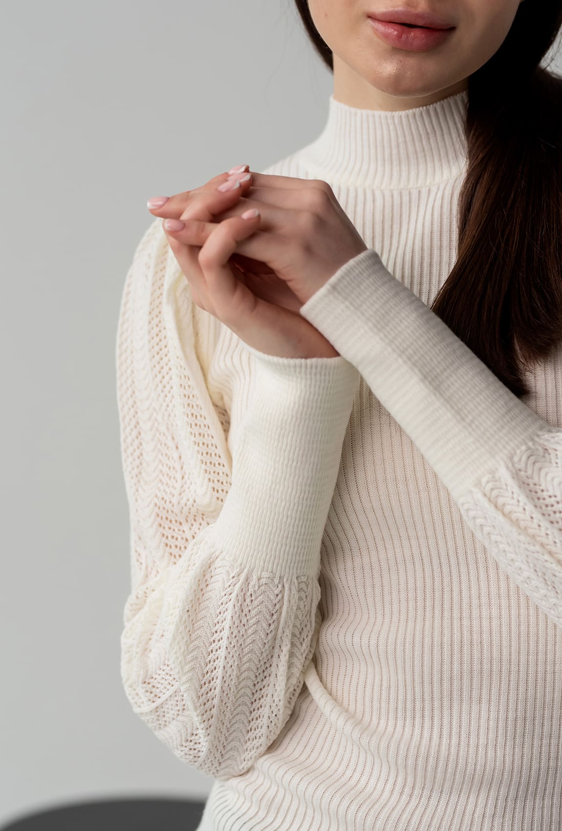 Гольф з ажурниим рукавом молочного кольору —  418655. Maritel. Зображення 2