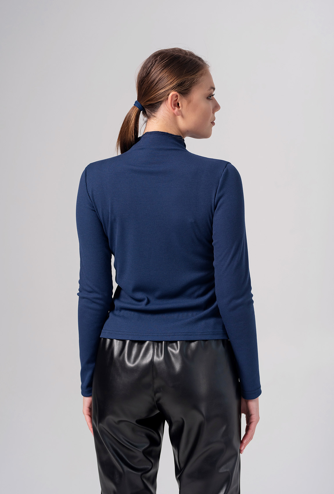 Синій гольф з відстрочкою —  984992. Maritel. Зображення 1 Синій гольф з відстрочкою —  984992. Maritel. Зображення 1