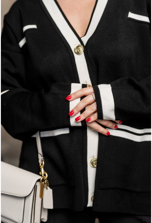 Чорний кардиган з золотими гудзиками — 549906. Maritel. Зображення 2 Чорний кардиган з золотими гудзиками — 549906. Maritel. Зображення 2