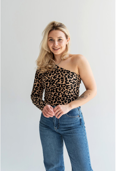 Бежевая кофта леопард на одно плечо . Maritel. Изображенние 12