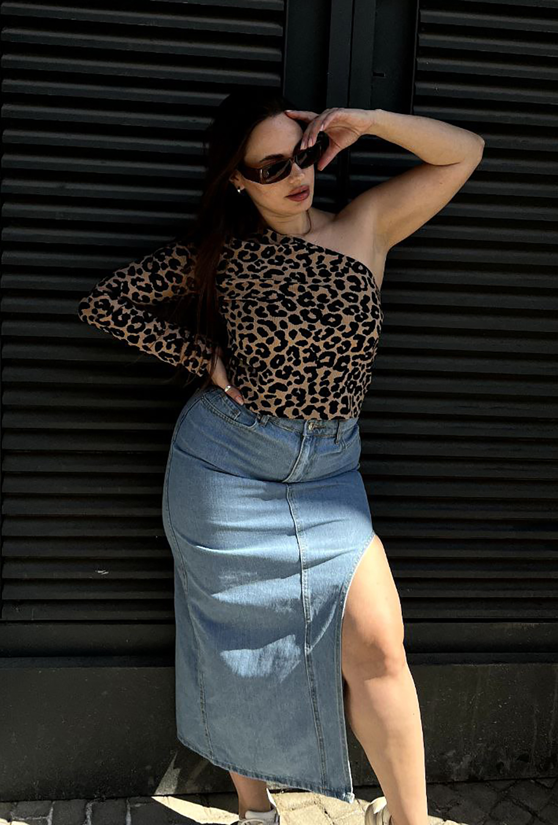 Бежевая кофта леопард на одно плечо  —  691138. Maritel. Изображенние 4