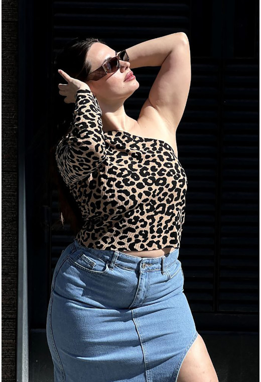 Бежевая кофта леопард на одно плечо — 691138. Maritel. Изображенние 3 Бежевая кофта леопард на одно плечо — 691138. Maritel. Изображенние 3