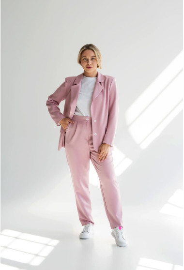 Пудровий класичний брючний костюм. Maritel. Зображення 1