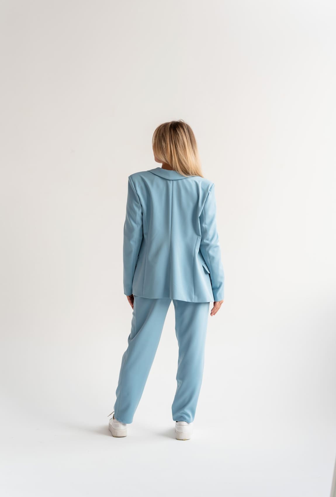 Блакитний класичний брючний костюм —  463498. Maritel. Зображення 2 Блакитний класичний брючний костюм —  463498. Maritel. Зображення 2