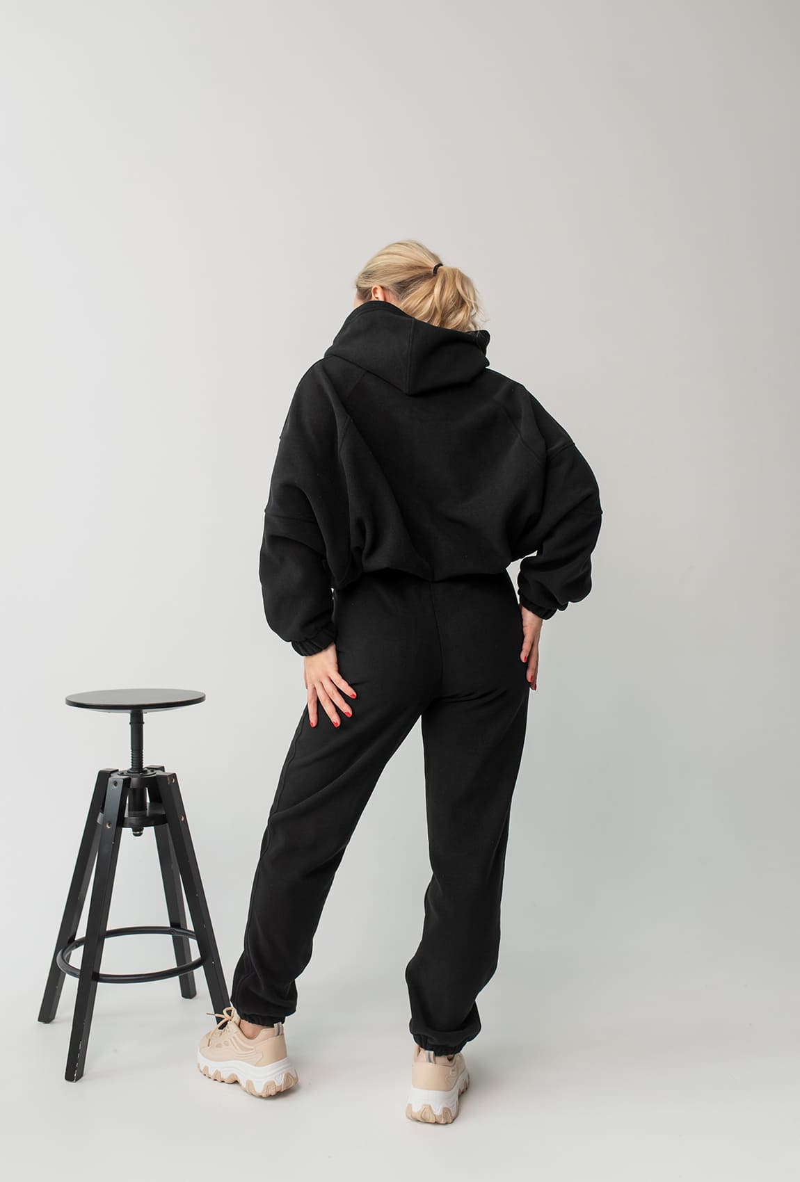 Черный костюм флис с капюшоном —  939963. Maritel. Изображенние 2