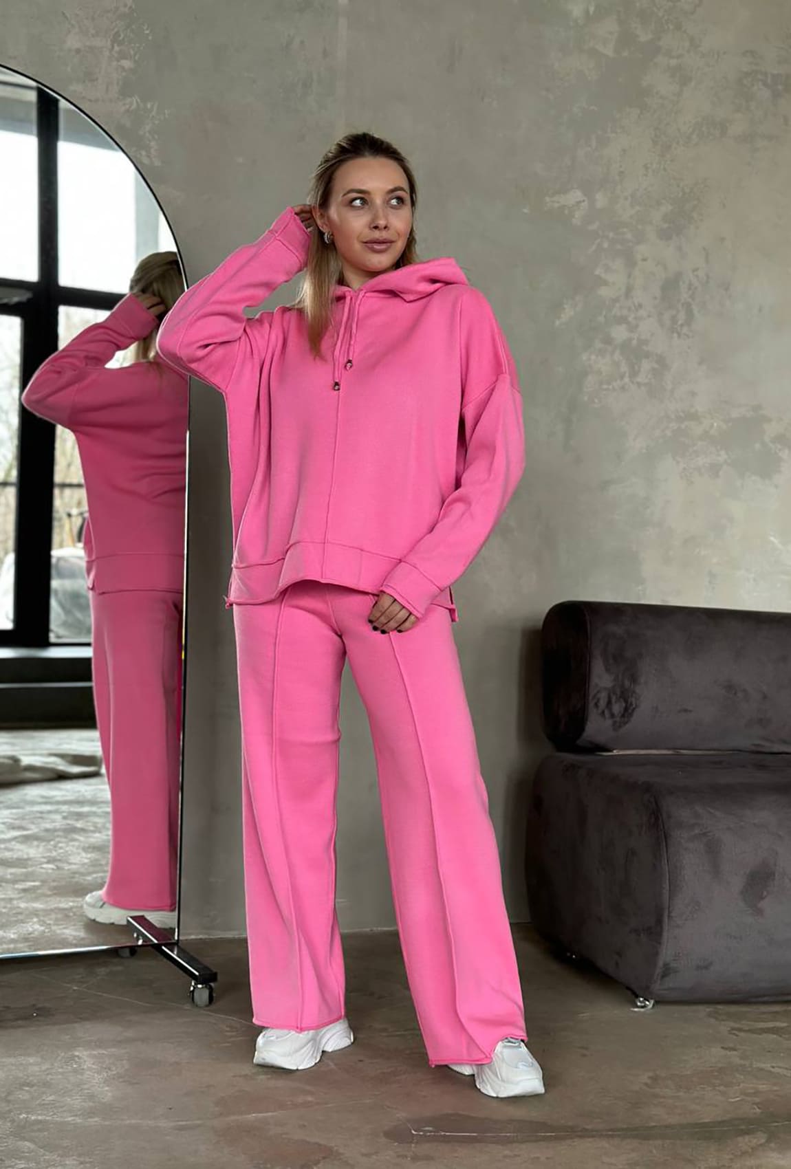 Рожевий костюм відстрочка з капюшоном — 526394. Maritel. Зображення 1 Рожевий костюм відстрочка з капюшоном — 526394. Maritel. Зображення 1