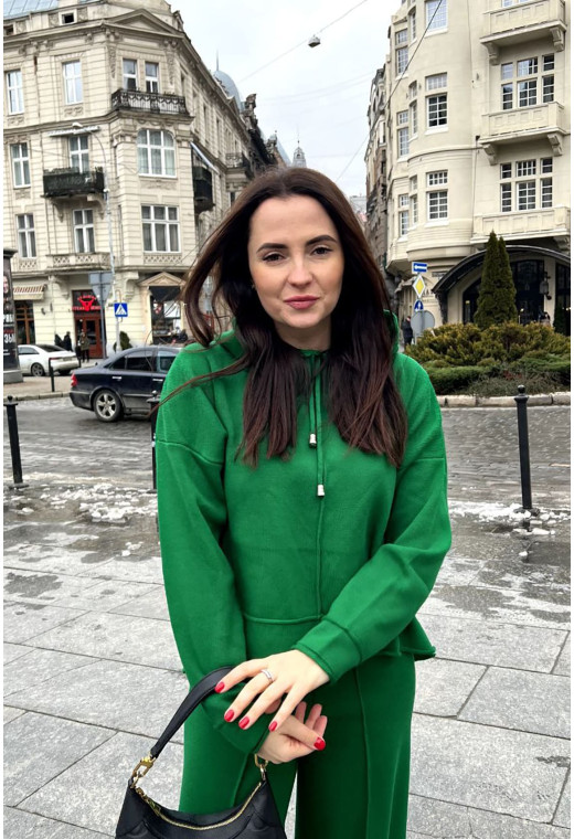 Зелений костюм відстрочка з капюшоном — 316254. Maritel. Зображення 2 Зелений костюм відстрочка з капюшоном — 316254. Maritel. Зображення 2