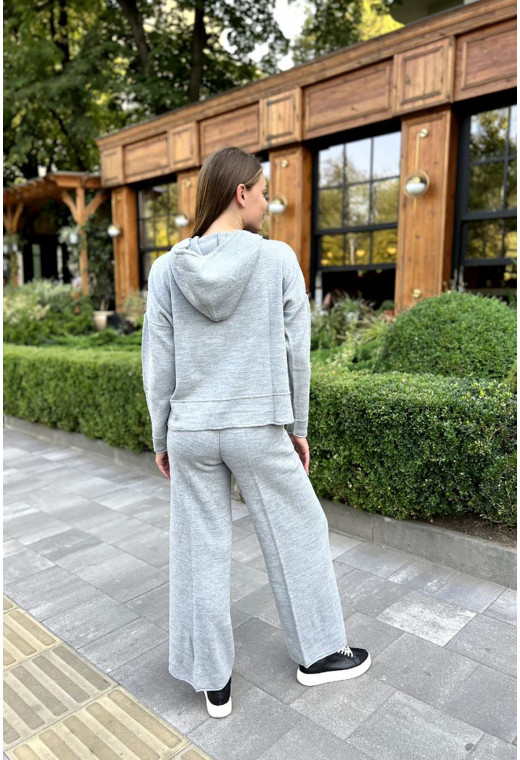 Сірий костюм відстрочка з капюшоном — 593899. Maritel. Зображення 2 Сірий костюм відстрочка з капюшоном — 593899. Maritel. Зображення 2