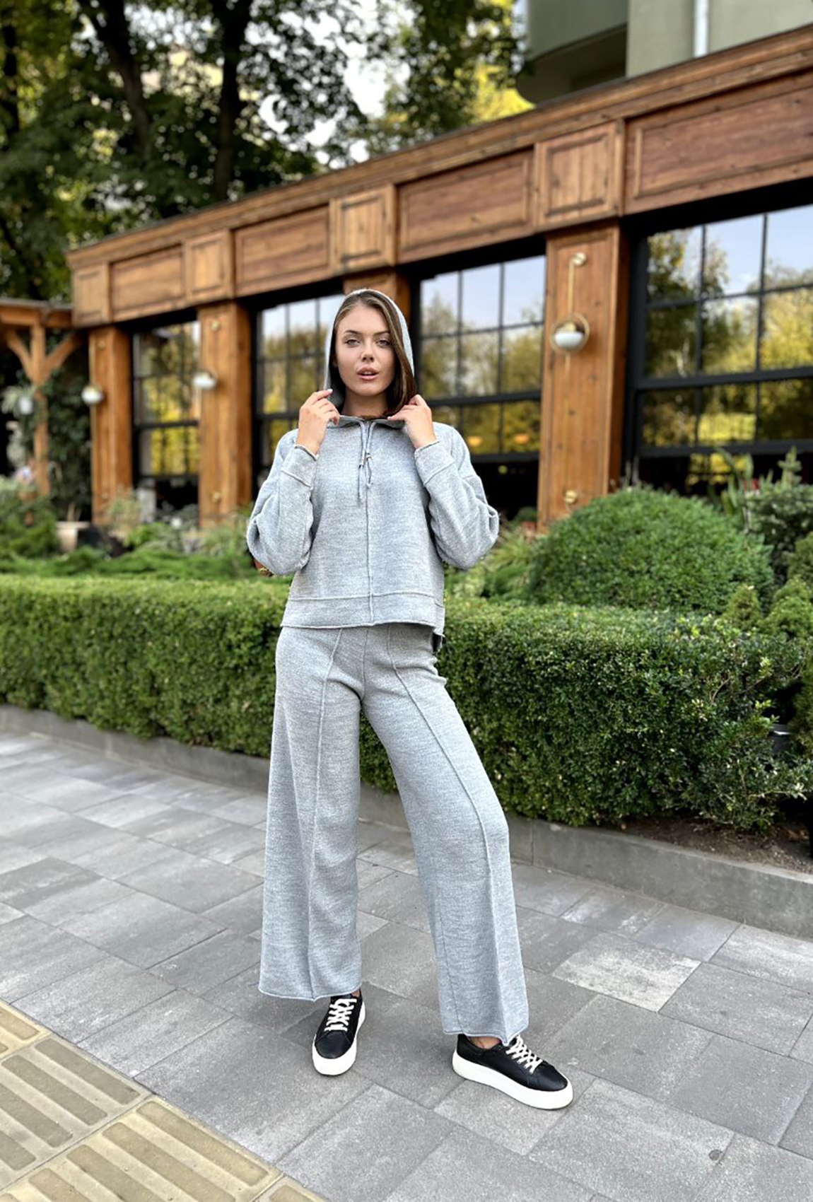 Сірий костюм відстрочка з капюшоном —  593899. Maritel