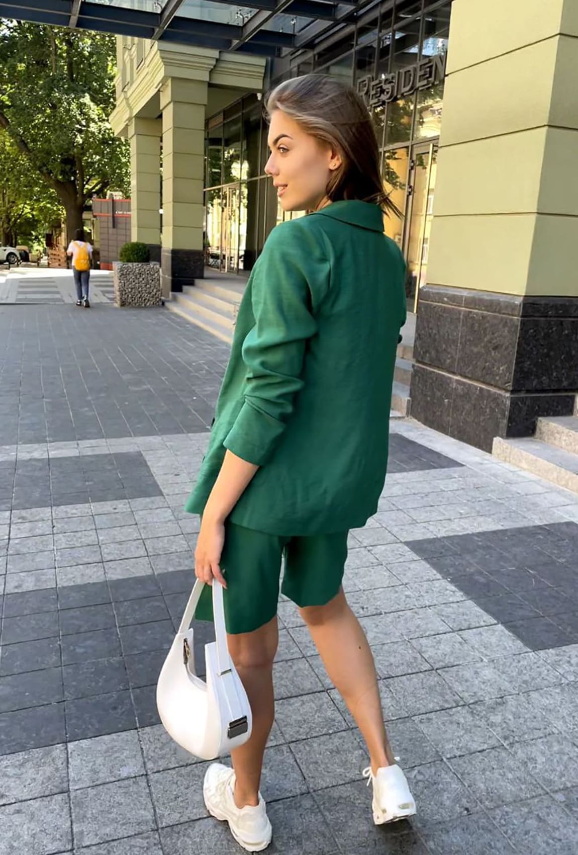 Темно-зеленый костюм пиджак и шорты —  456778. Maritel. Изображенние 2