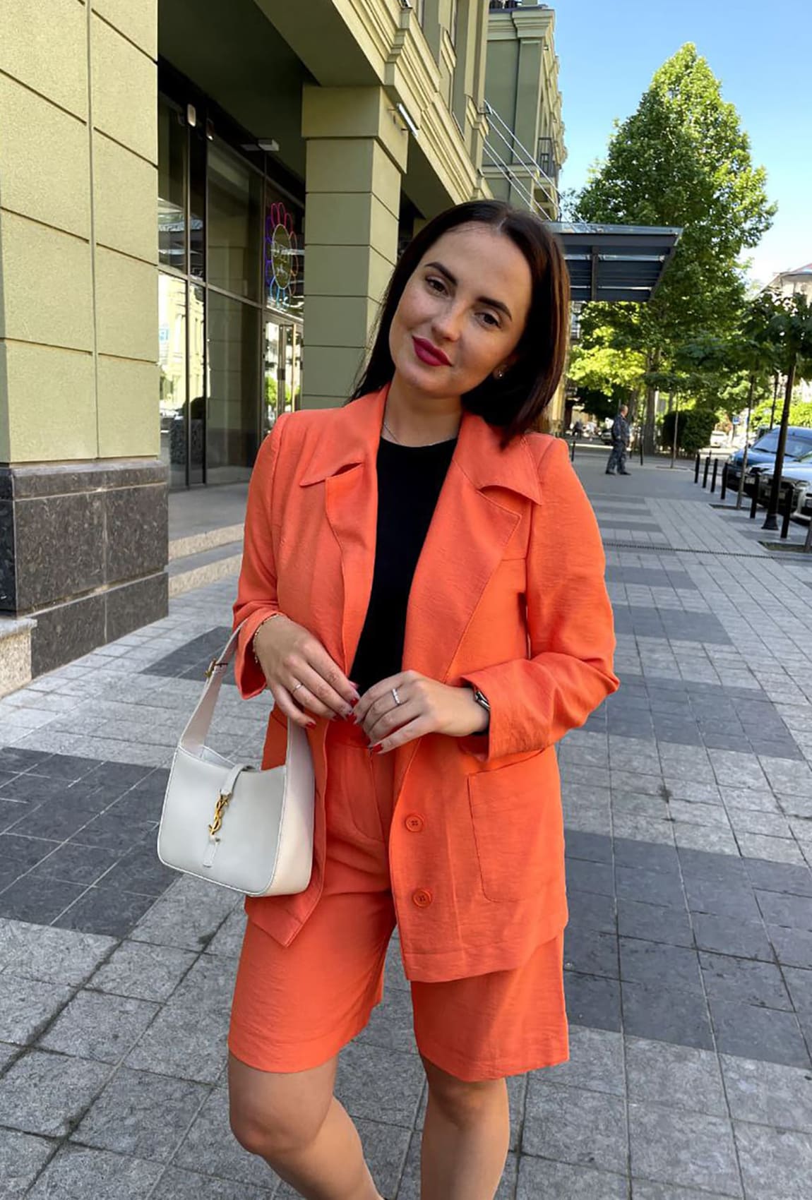 Оранжевый костюм пиджак и шорты —  812570. Maritel