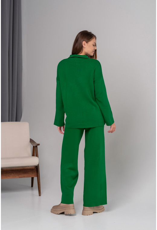 Зеленый костюм с воротничком поло — 666387. Maritel. Изображенние 1 Зеленый костюм с воротничком поло — 666387. Maritel. Изображенние 1