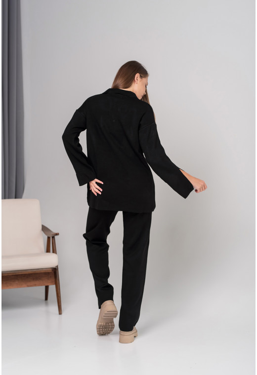 Черный костюм с воротничком поло — 968958. Maritel. Изображенние 1 Черный костюм с воротничком поло — 968958. Maritel. Изображенние 1