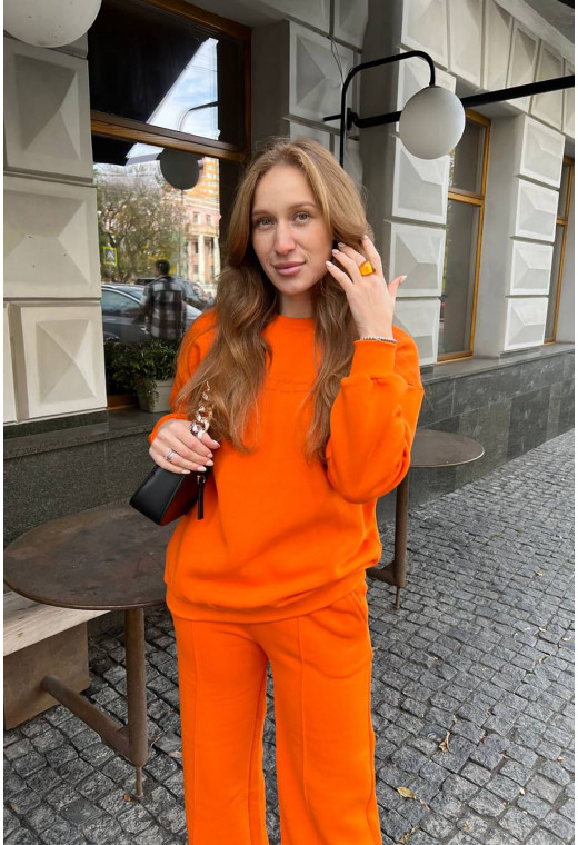 Оранжевый костюм футер с принтом на спине (штаны палаццо) — 773793. Maritel. Изображенние 2 Оранжевый костюм футер с принтом на спине (штаны палаццо) — 773793. Maritel. Изображенние 2