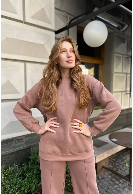 Бежевый костюм футер с принтом на спине (штаны палаццо) — 240493. Maritel. Изображенние 2 Бежевый костюм футер с принтом на спине (штаны палаццо) — 240493. Maritel. Изображенние 2