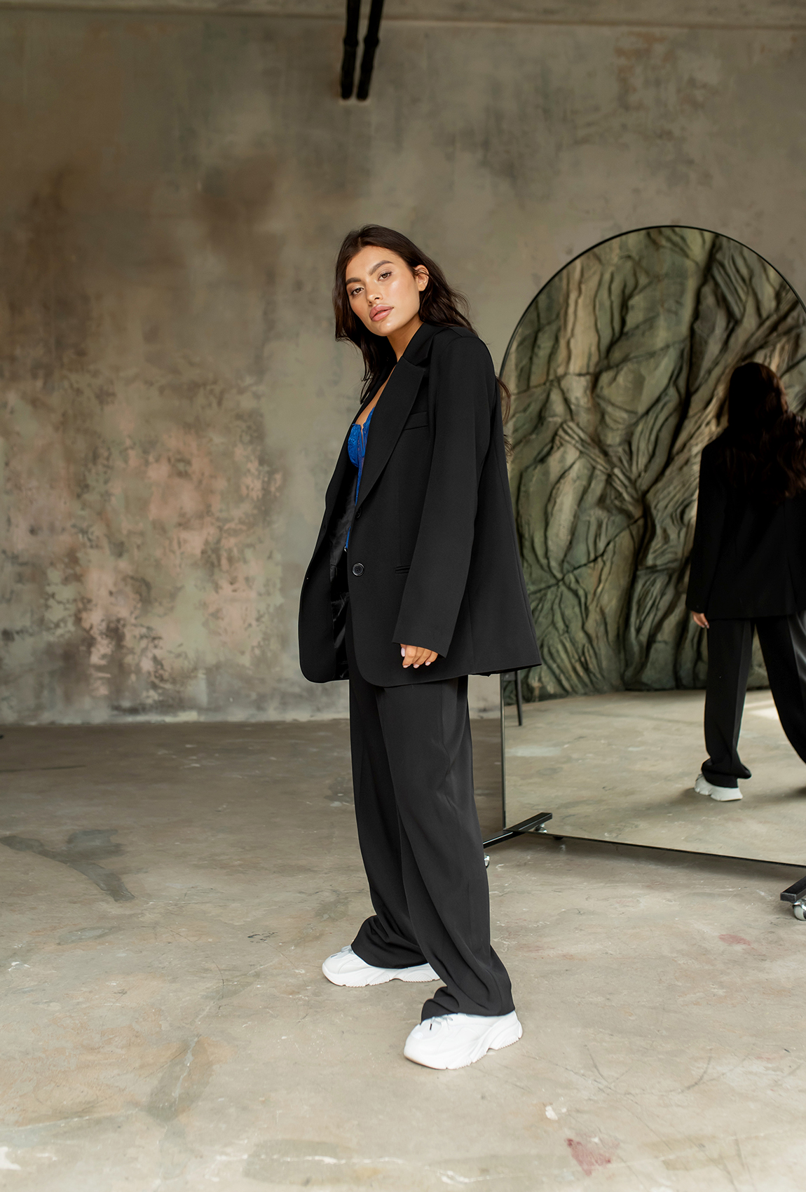 Класичний чорний костюм — 123375. Maritel. Зображення 2 Класичний чорний костюм — 123375. Maritel. Зображення 2