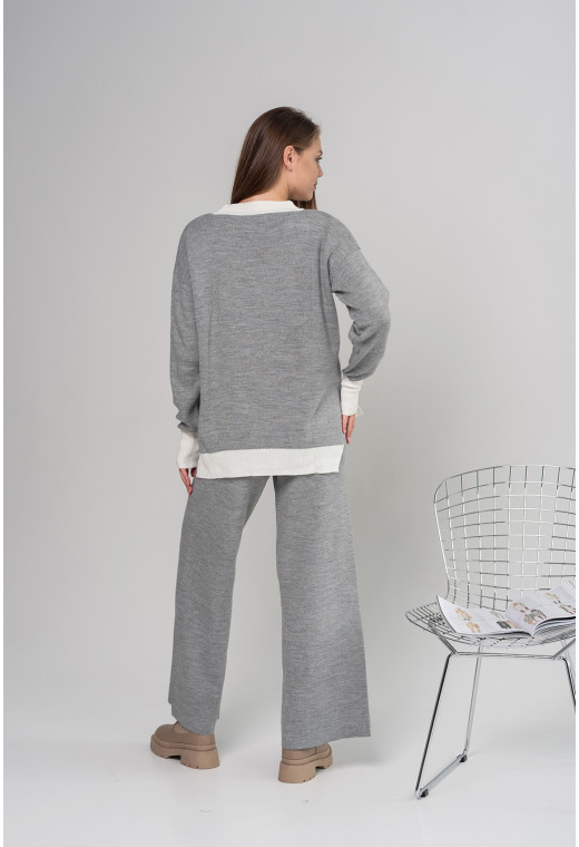 Серый костюм с белым манжетом — 245941. Maritel. Изображенние 1 Серый костюм с белым манжетом — 245941. Maritel. Изображенние 1