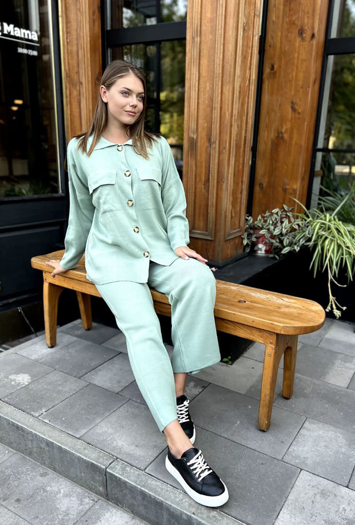 Оливковый вязаный костюм на пуговицах  —  262441. Maritel. Изображенние 1