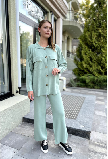 Оливковий в'язаний костюм на ґудзиках . Maritel. Зображення 5