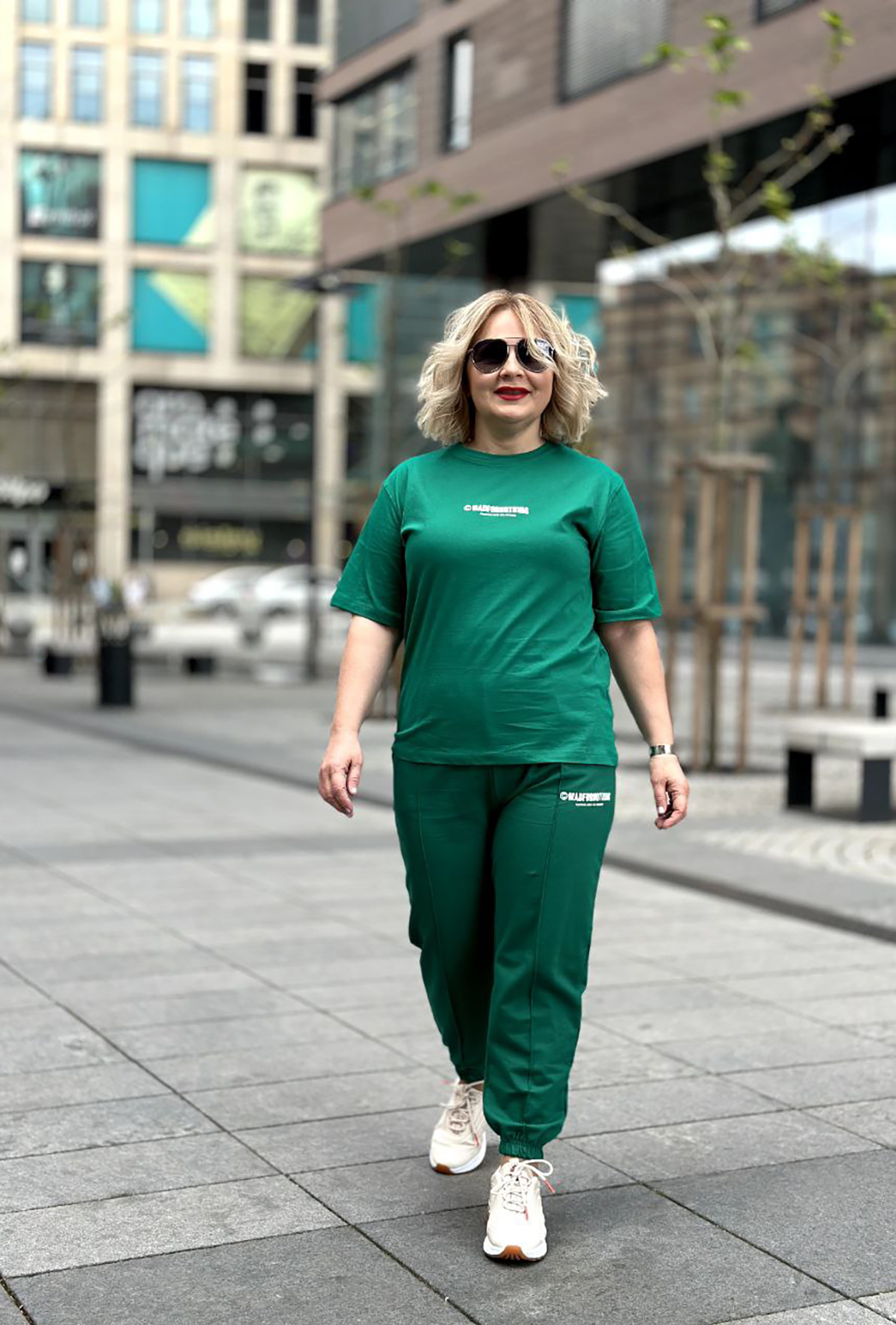 Зелений костюм з футболкою madfornothing — 200532. Maritel. Зображення 6 Зелений костюм з футболкою madfornothing — 200532. Maritel. Зображення 6