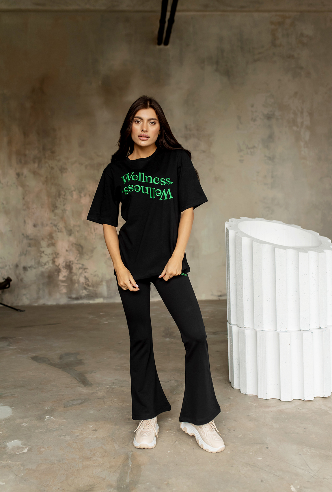 Чорний костюм з футболкой Wellness — 326392. Maritel Чорний костюм з футболкой Wellness — 326392. Maritel