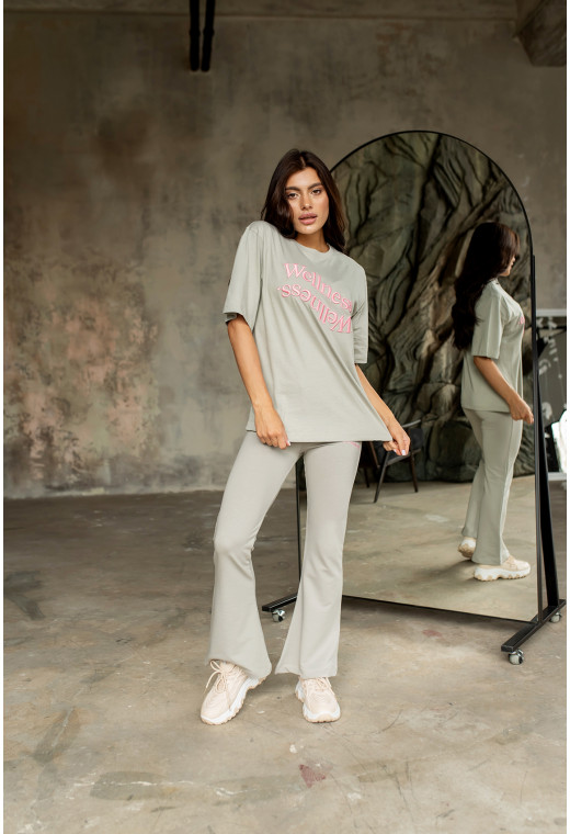 Серый костюм с футболкой Wellness — 354450. Maritel. Изображенние 3 Серый костюм с футболкой Wellness — 354450. Maritel. Изображенние 3