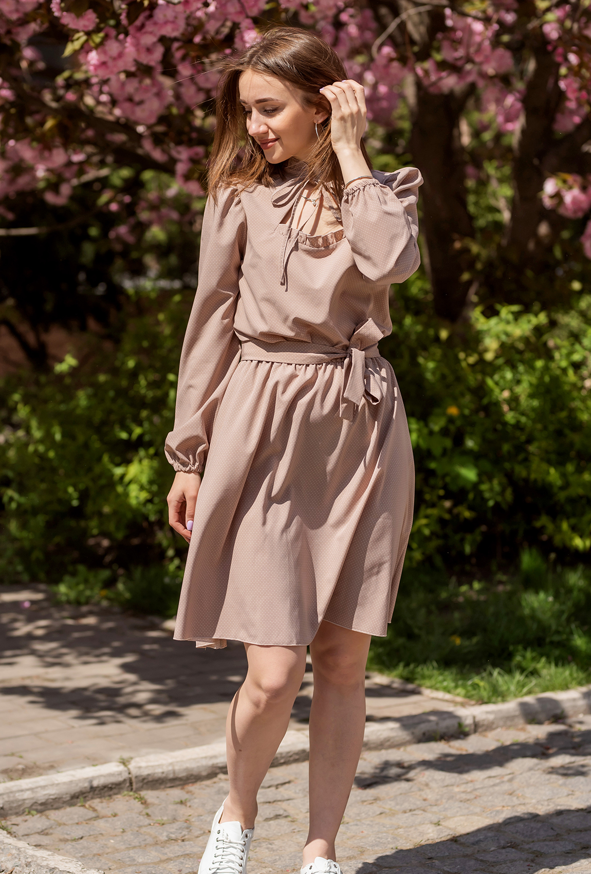 Бежевое платье любовь в мелкий горошек — 945738. Maritel. Изображенние 1 Бежевое платье любовь в мелкий горошек — 945738. Maritel. Изображенние 1