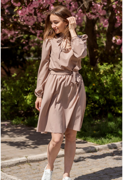 Бежевое платье любовь в мелкий горошек — 945738. Maritel. Изображенние 1 Бежевое платье любовь в мелкий горошек — 945738. Maritel. Изображенние 1