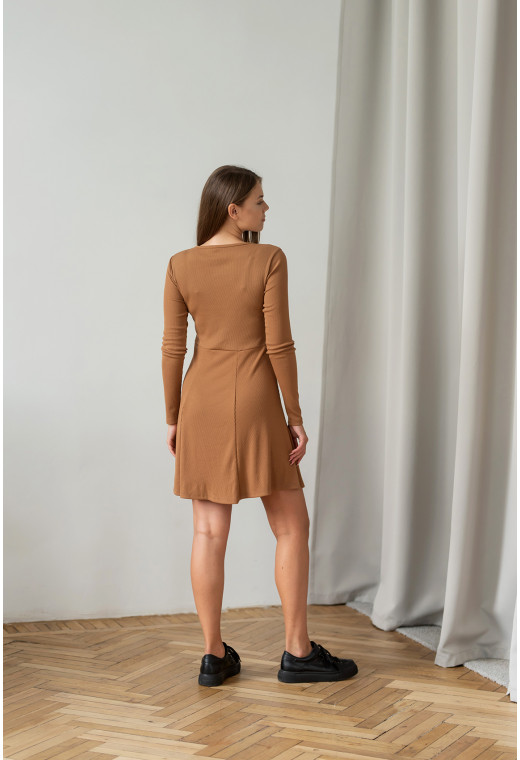 Коричневое осеннее платье в рубчик — 188000. Maritel. Изображенние 1 Коричневое осеннее платье в рубчик — 188000. Maritel. Изображенние 1