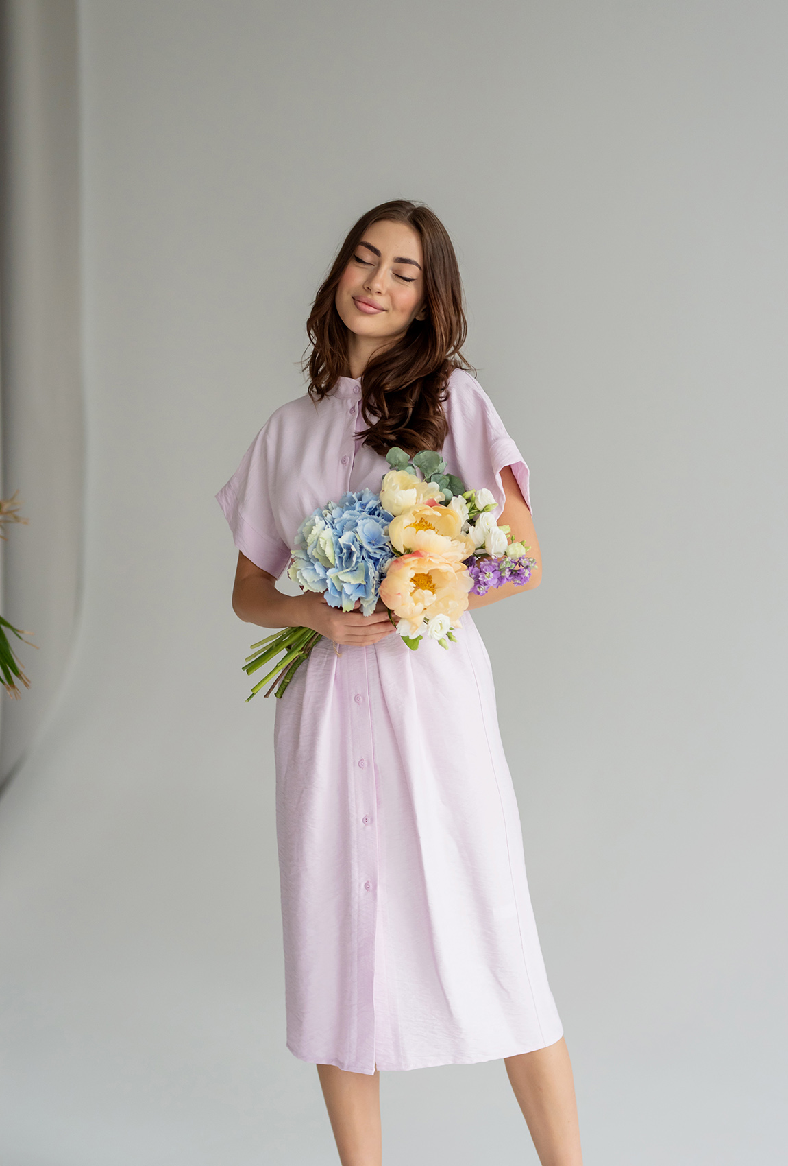 Пудровое льняное платье на пуговицах —  726391. Maritel Пудровое льняное платье на пуговицах —  726391. Maritel