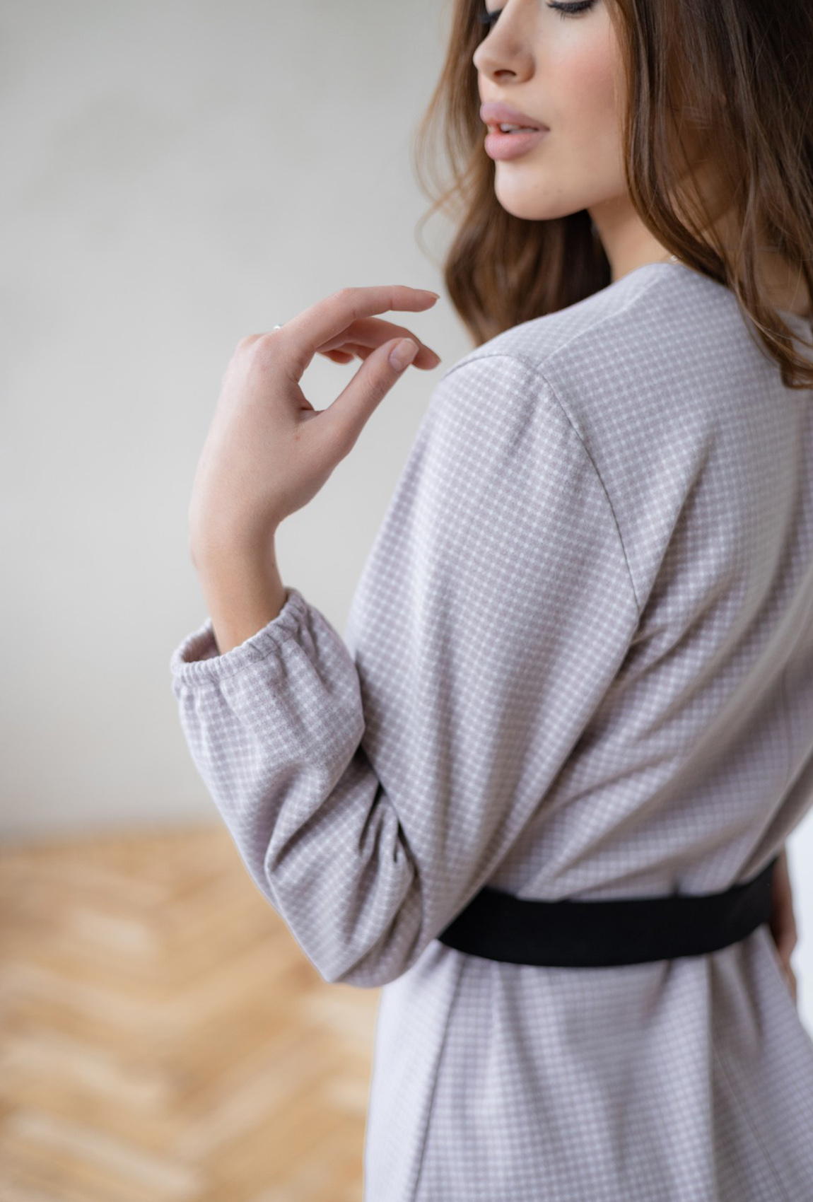 Пудрова сукня з підрізом —  729479. Maritel. Зображення 1 Пудрова сукня з підрізом —  729479. Maritel. Зображення 1