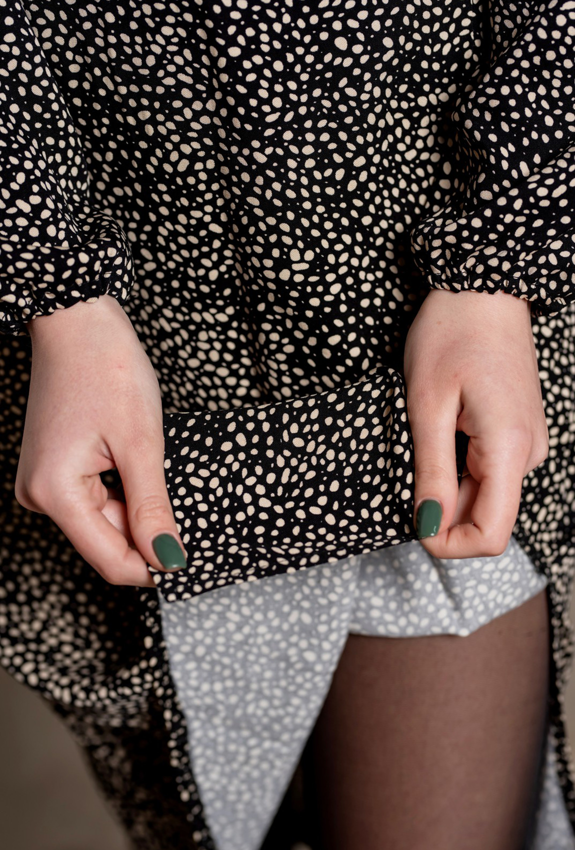 Чорна сукня штапель в принт —  700292. Maritel. Зображення 1