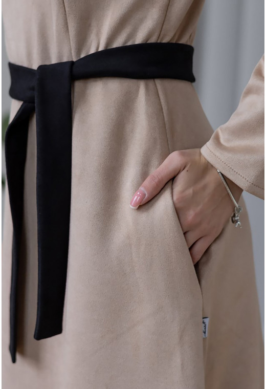 Бежевое замшевое платье миди — 264413. Maritel. Изображенние 2 Бежевое замшевое платье миди — 264413. Maritel. Изображенние 2