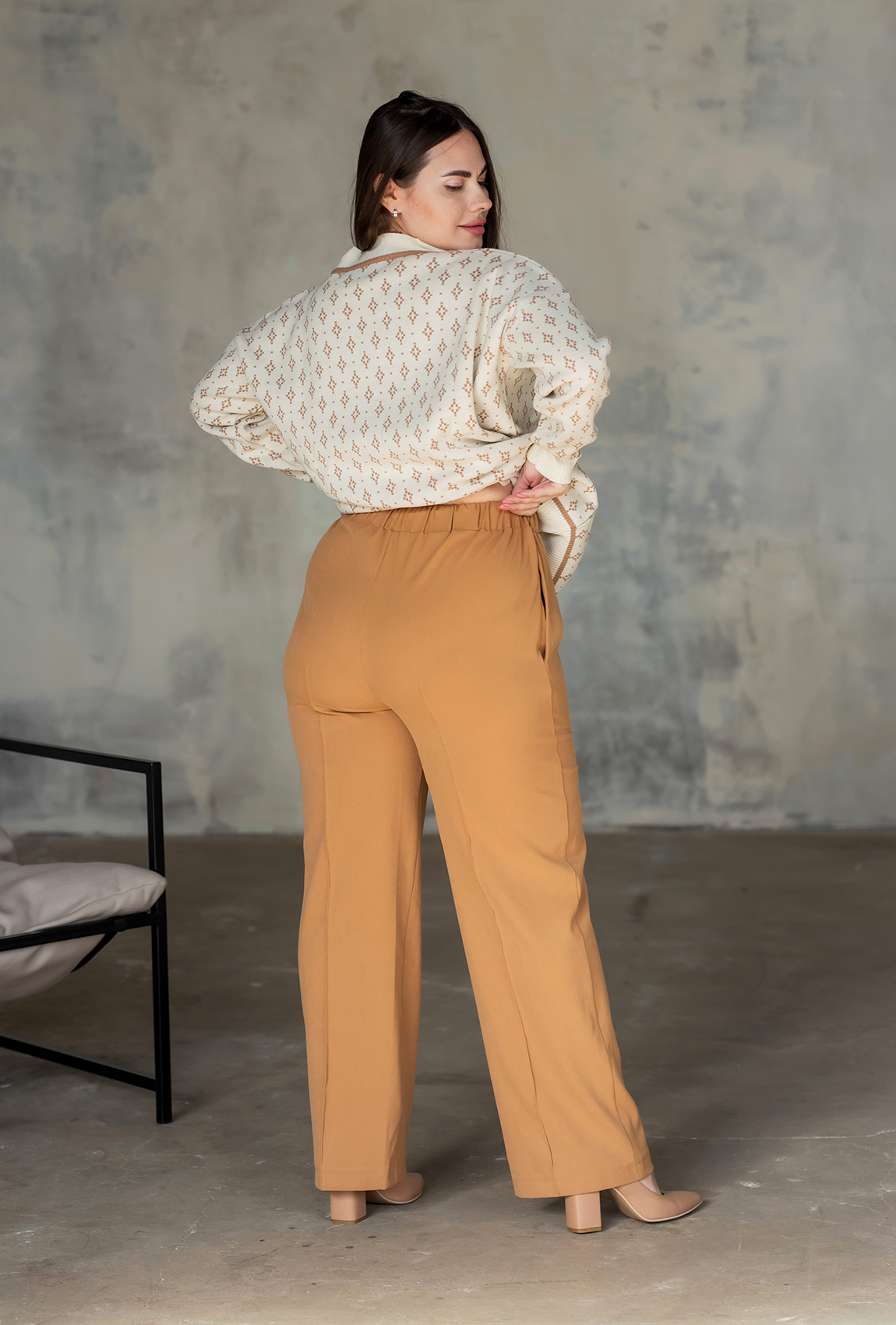 Брюки на кулиске горчица — 554423. Maritel. Изображенние 2 Брюки на кулиске горчица — 554423. Maritel. Изображенние 2