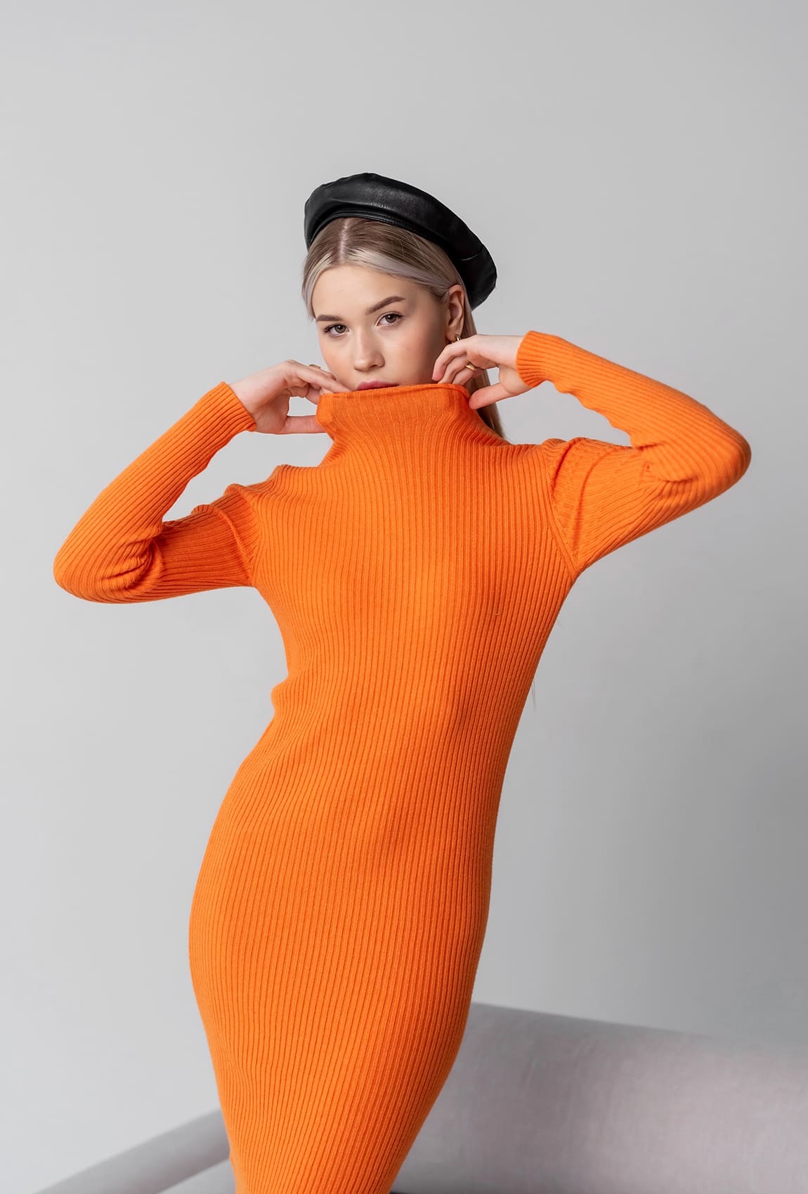 Помаранчева сукня приталена по фігурі — 795683. Maritel. Зображення 1 Помаранчева сукня приталена по фігурі — 795683. Maritel. Зображення 1