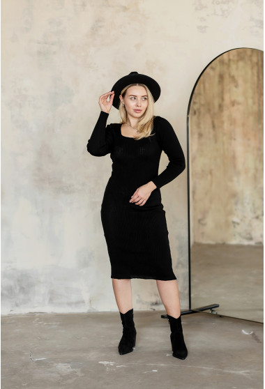 Черное платье с квадратным вырезом. Maritel. Изображенние 2 Черное платье с квадратным вырезом. Maritel. Изображенние 2