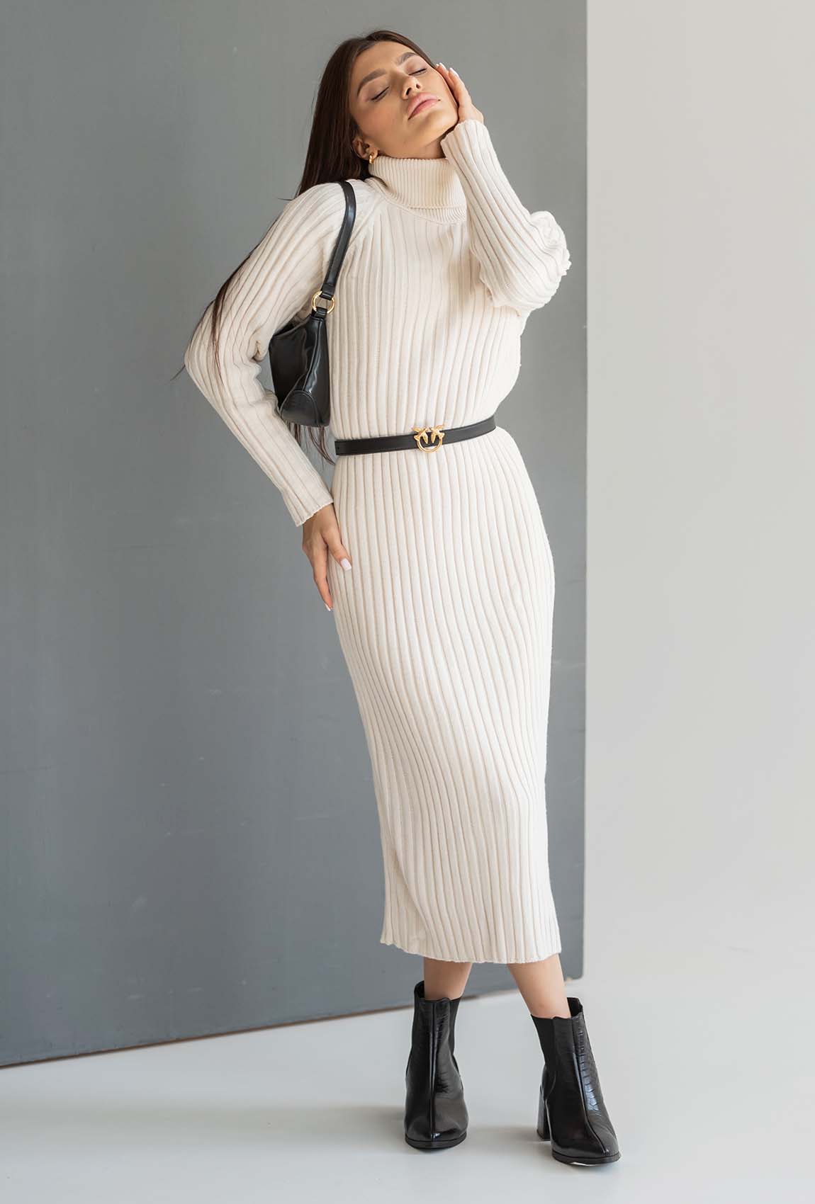 Платье миди в рубчике молочного цвета — 456044. Maritel Платье миди в рубчике молочного цвета — 456044. Maritel
