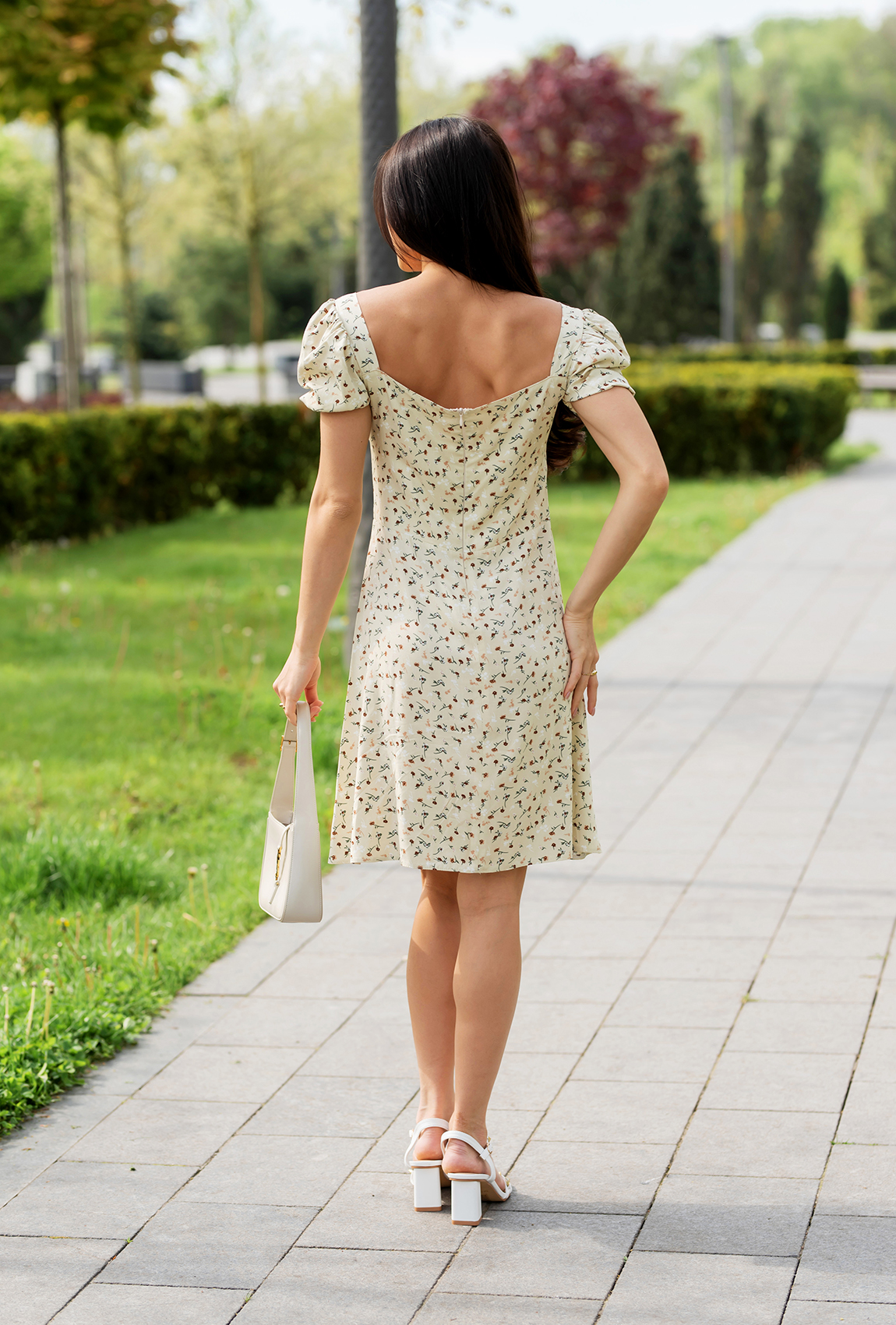 Бежевое платье на завязках —  580909. Maritel. Изображенние 3