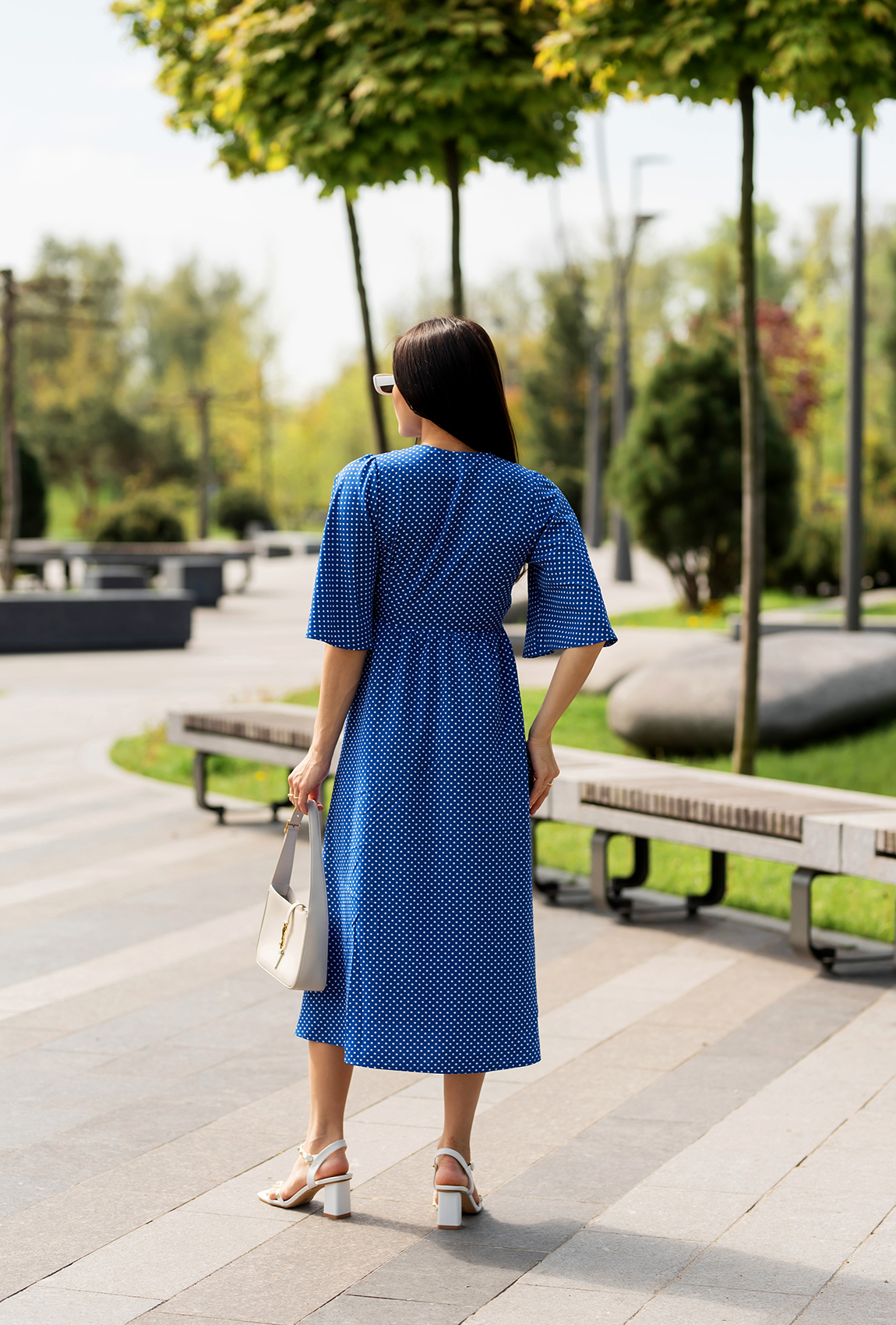 Синя сукня софт довга в горох —  667771. Maritel. Зображення 2