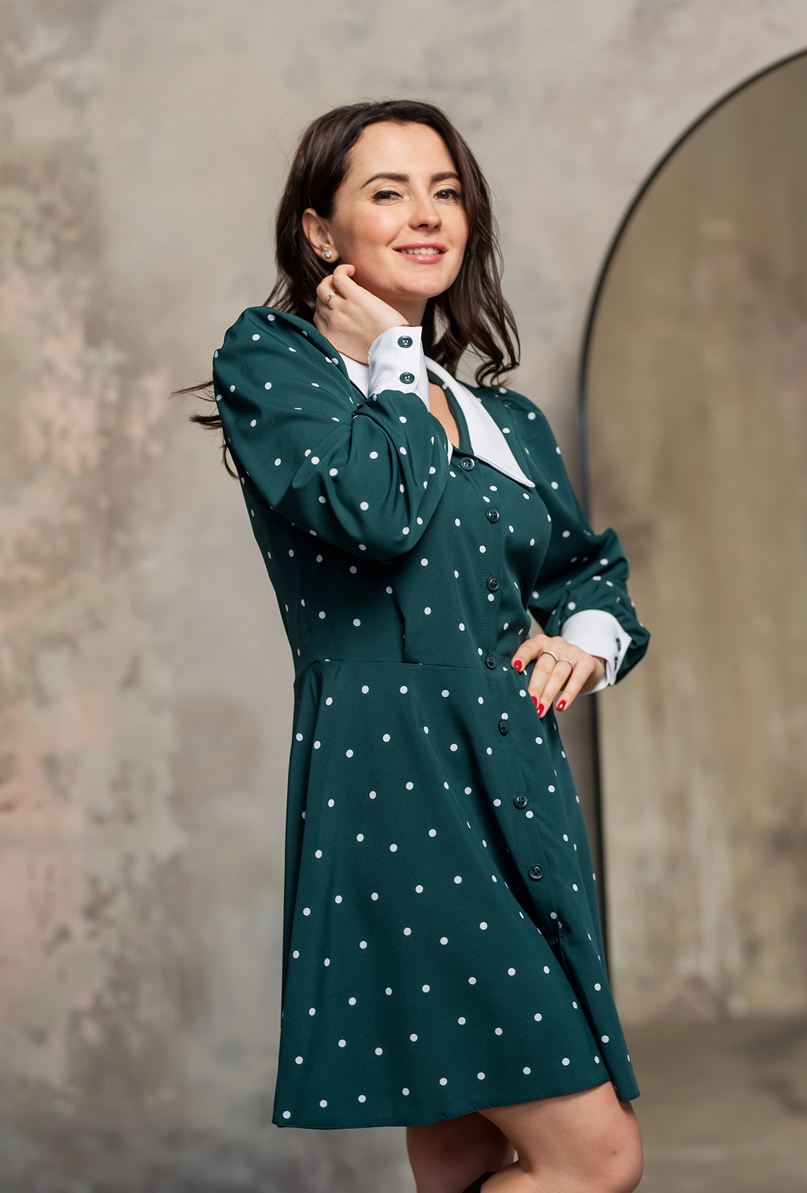 Изумрудное платье софт с воротником — 245732. Maritel. Изображенние 1 Изумрудное платье софт с воротником — 245732. Maritel. Изображенние 1