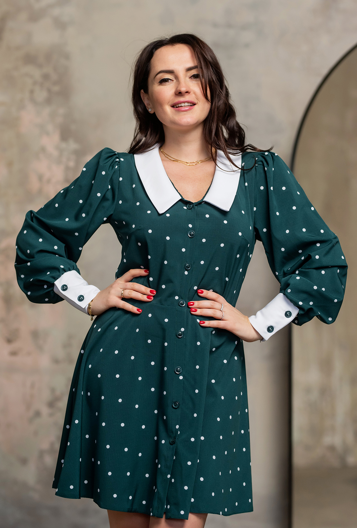 Изумрудное платье софт с воротником — 245732. Maritel Изумрудное платье софт с воротником — 245732. Maritel