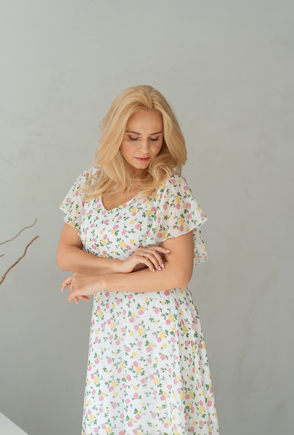 Белое шифоновое платье солнце миди —  401240. Maritel. Изображенние 1 Белое шифоновое платье солнце миди —  401240. Maritel. Изображенние 1