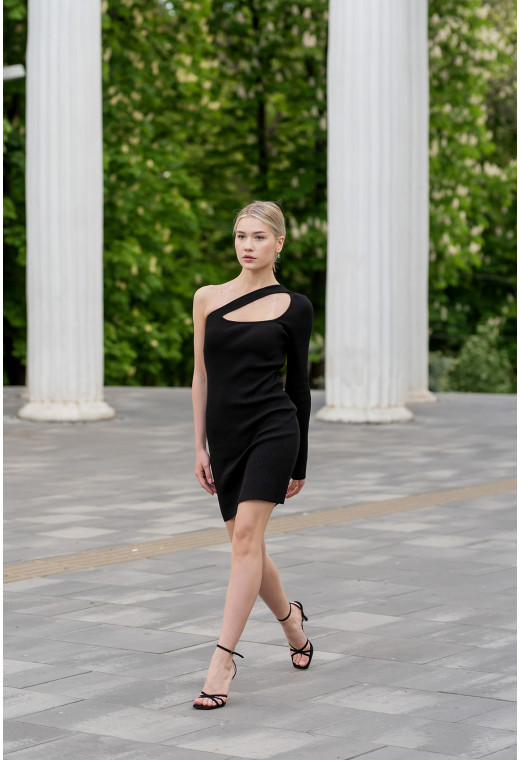 Черное платье с одним рукавом — 606133. Maritel. Изображенние 3 Черное платье с одним рукавом — 606133. Maritel. Изображенние 3