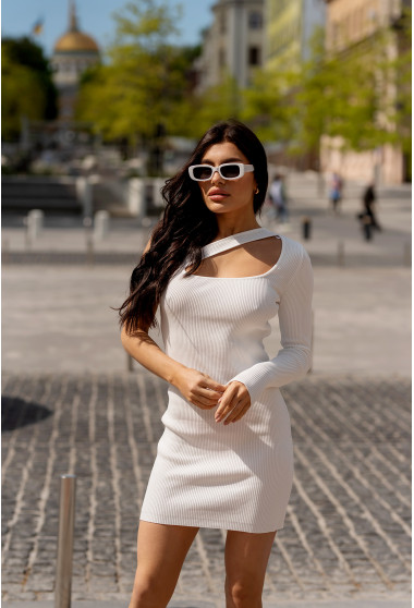 Белое платье с одним рукавом. Maritel. Изображенние 5 Белое платье с одним рукавом. Maritel. Изображенние 5