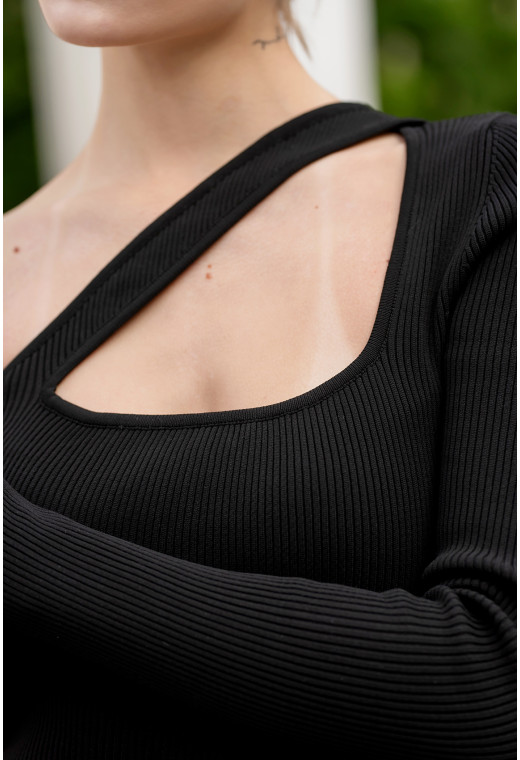 Черное платье с одним рукавом — 606133. Maritel. Изображенние 1 Черное платье с одним рукавом — 606133. Maritel. Изображенние 1