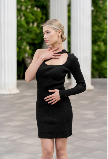 Черное платье с одним рукавом. Maritel. Изображенние 1 Черное платье с одним рукавом. Maritel. Изображенние 1