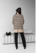 Подовжений светр під горло кольору мокко в чору смужку — 457720. Maritel. Зображення 2 Подовжений светр під горло кольору мокко в чору смужку — 457720. Maritel. Зображення 2