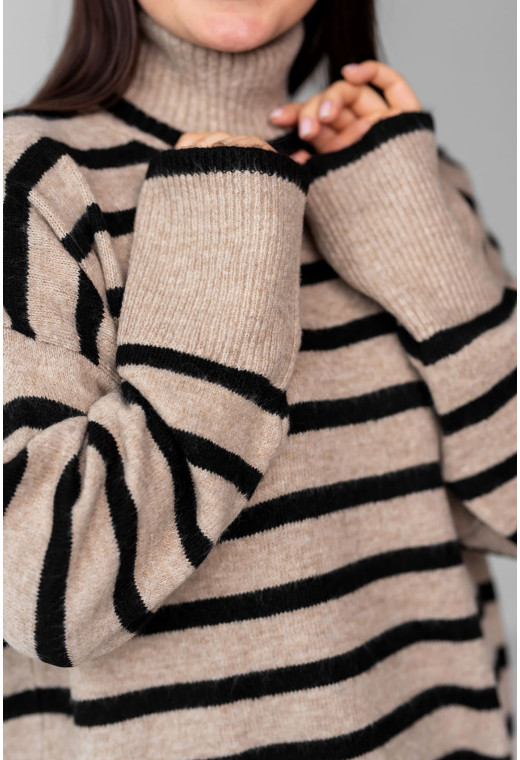 Подовжений светр під горло кольору мокко в чору смужку — 457720. Maritel. Зображення 1 Подовжений светр під горло кольору мокко в чору смужку — 457720. Maritel. Зображення 1