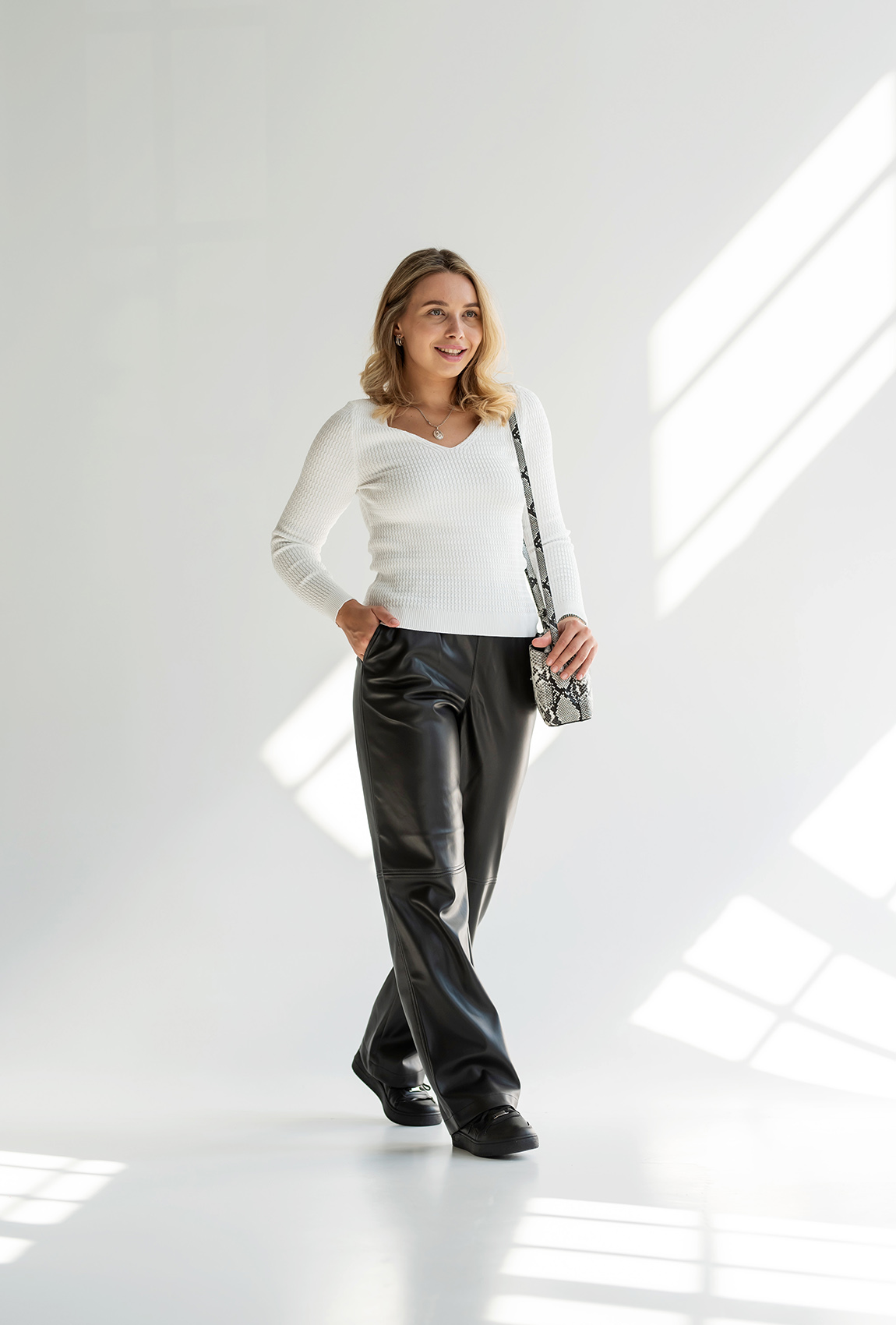 Молочний Светр ажурний — 588886. Maritel Молочний Светр ажурний — 588886. Maritel