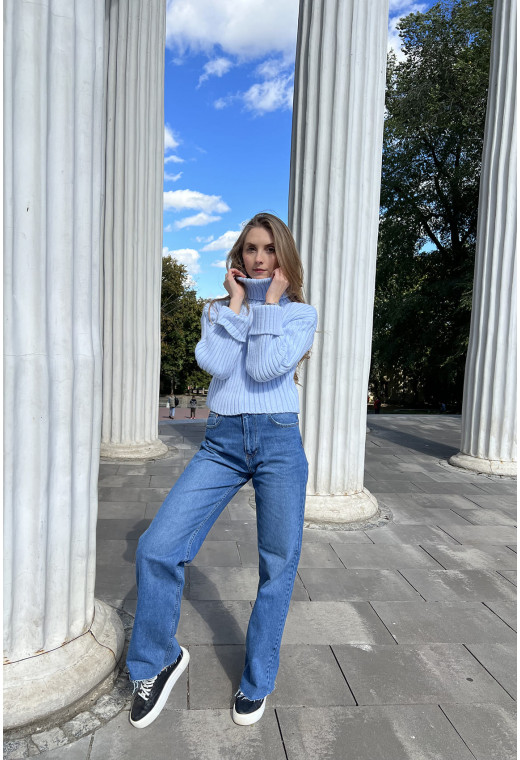 Голубой укороченный свитер под горло — 277477. Maritel. Изображенние 1 Голубой укороченный свитер под горло — 277477. Maritel. Изображенние 1